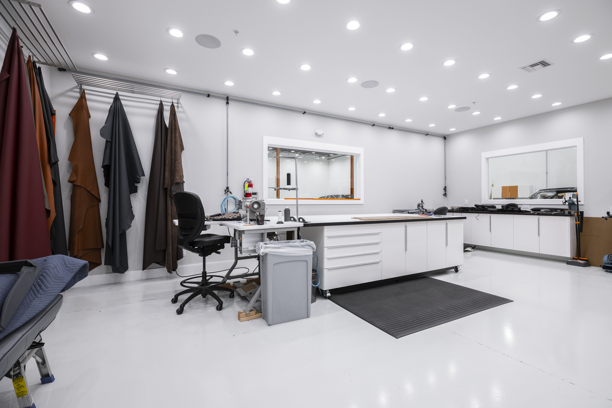 Master Upholstery Craftsmanship at Avant-Garde Design