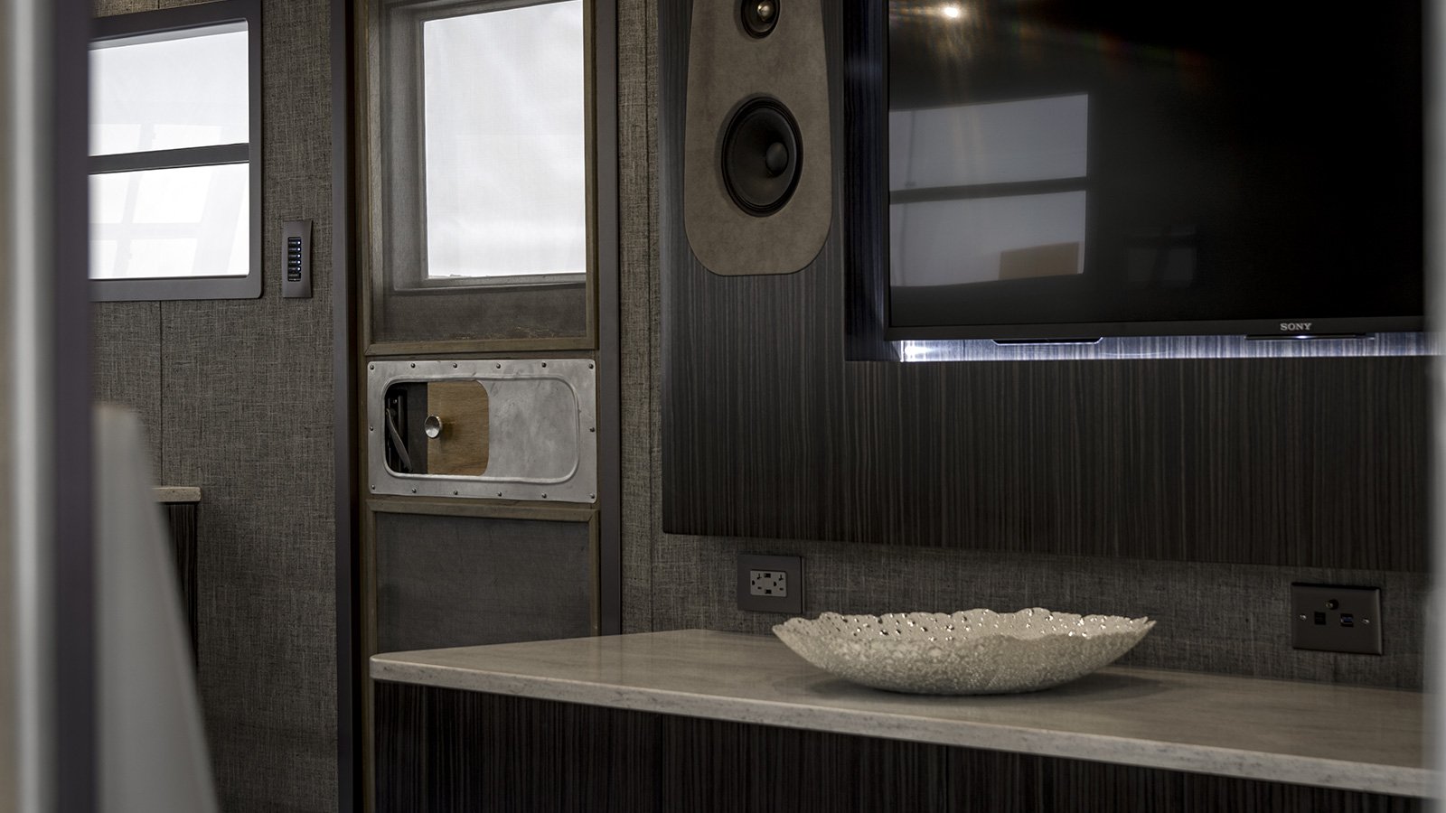 1949 Spartan Mobile Office - Image 11